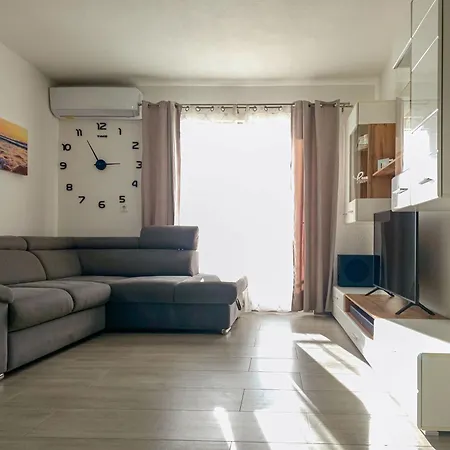 Klara Apartment *